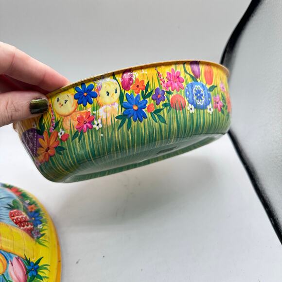 Vintage Easter Bunny Spring Candy Container by Ullman Retro Kitschy - Picture 8 of 8